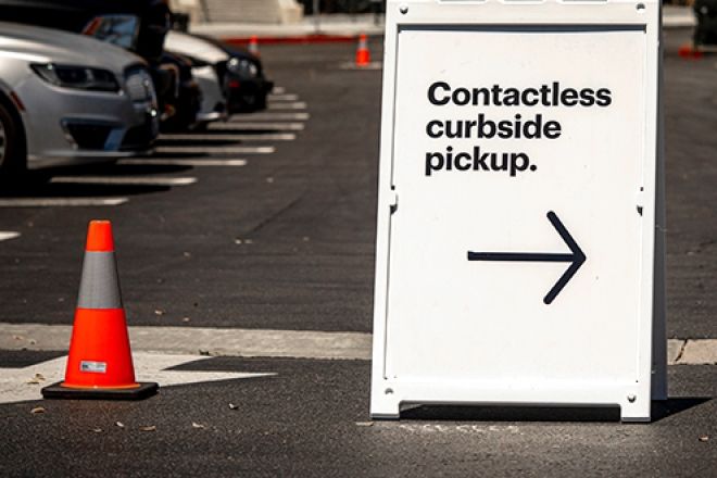 Curbside pickup sign