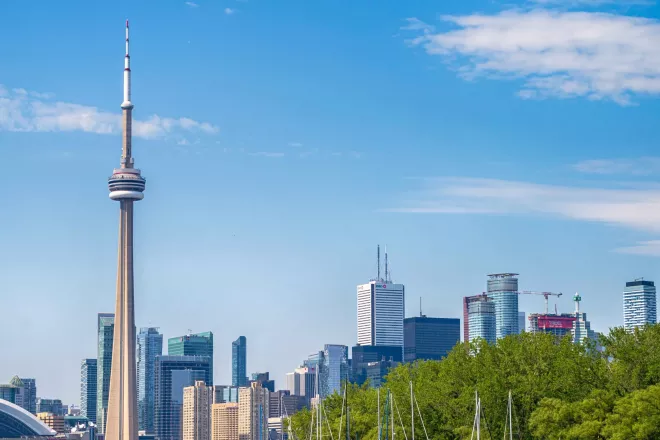 Image of the CN Tower on the Toronto horizon.